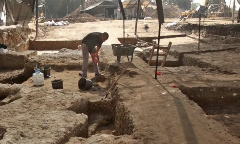 לפני מסוף האוטובוסים: עיר עתיקה נחשפה מתחת לחניון וינטר ברמת גן