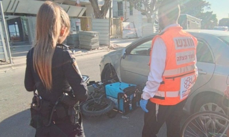 רוכב אופניים נפצע בתאונה בבת ים