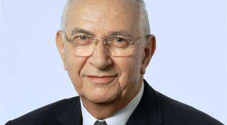 מה פשר הפוסטים שמעלה דב צור והאם הוא מתכוון להעמיד מועמדת "מריונטה" מטעמו?