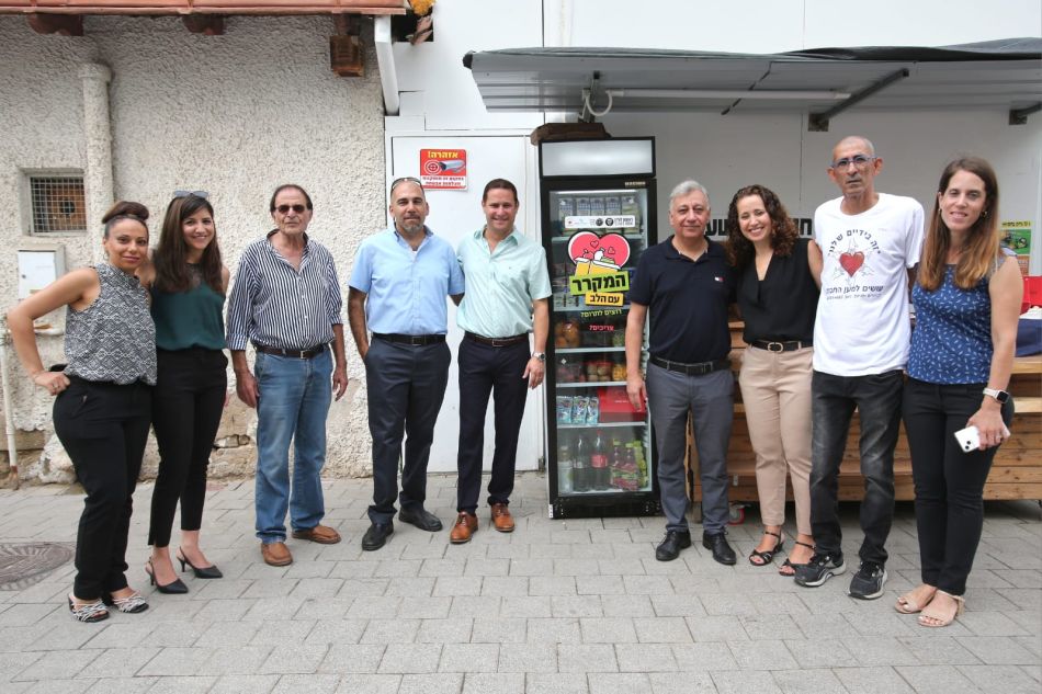 עיריית ראשון לציון יוצאת במיזם חדש בעיר: מקרר חברתי שנועד לסייע בביטחון תזונתי לתושבים שזקוקים לכך