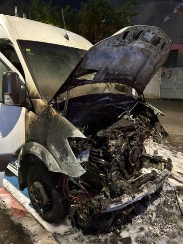 רכב של שב"ס הוצת בבת ים
