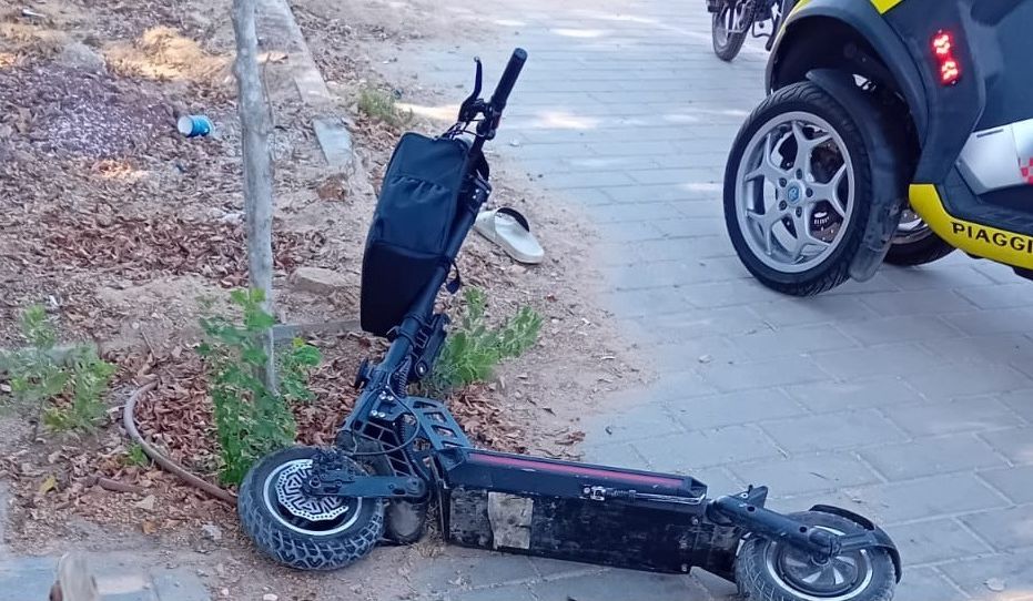 חולון: שני פצועים בתאונת קורקינט חשמלי
