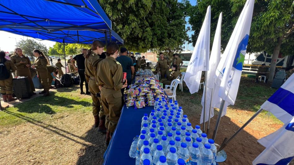 הסעות לבסיסים ופינוקים, לחיילי ראשון לציון