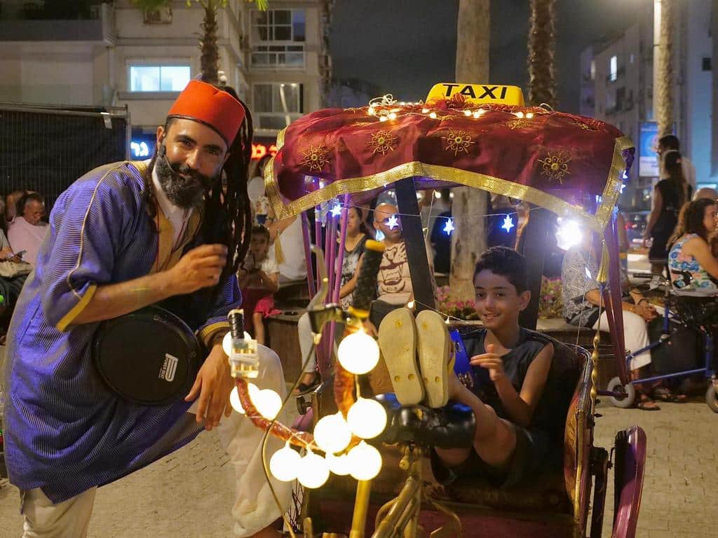 מרוקו נחתה בטיילת בת ים