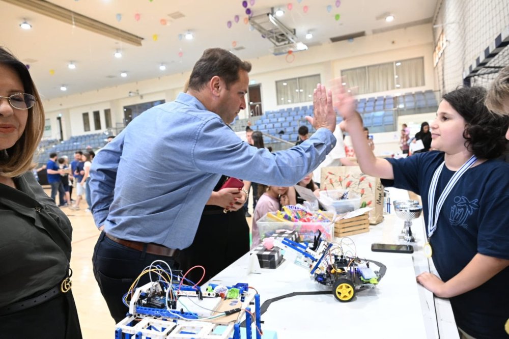 העתיד כבר כאן: תלמידי ראשון לציון הציגו פיתוחים טכנולוגיים ב"יום הכרישים" העירוני