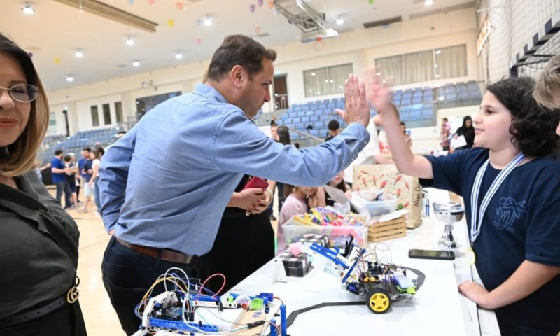 העתיד כבר כאן: תלמידי ראשון לציון הציגו פיתוחים טכנולוגיים ב"יום הכרישים" העירוני