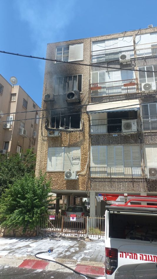 שריפה בבניין ברחוב צבי ש"ץ בחולון