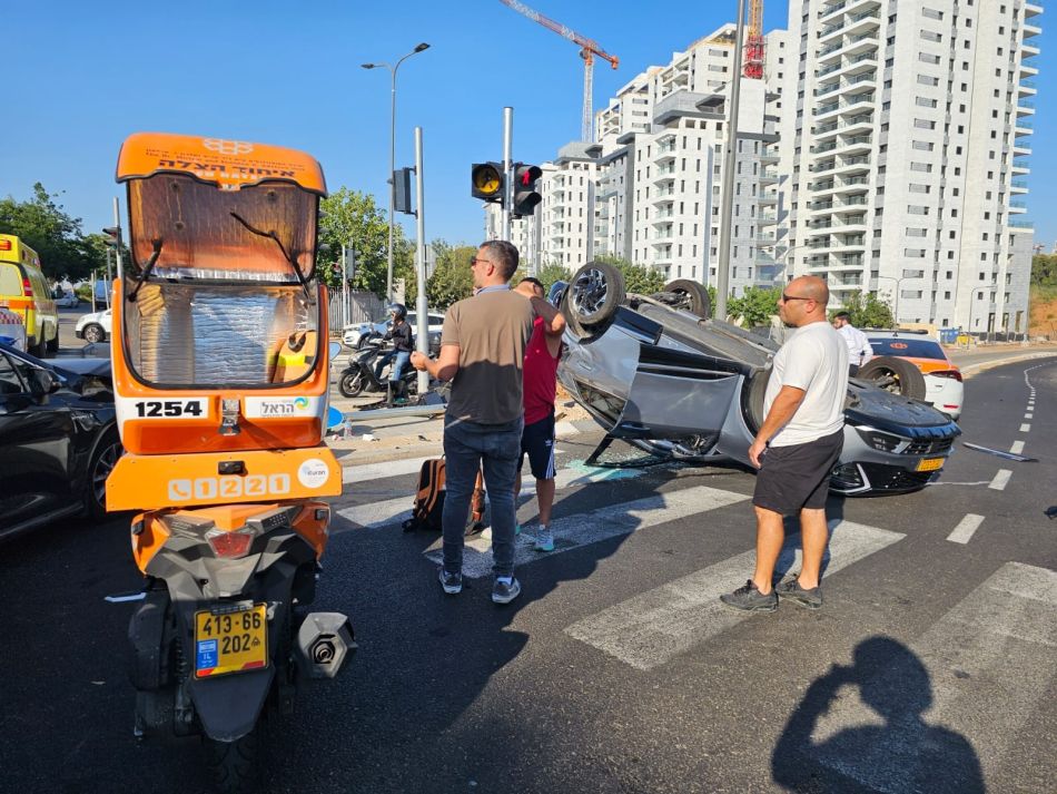 פצועים בהתהפכות רכב במזרח ראשון לציון