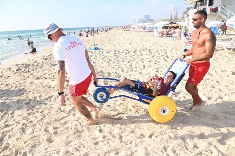 גם הקיץ התקיים הפנינג "אבטיח על גלגלים" בחוף ראשון לציון