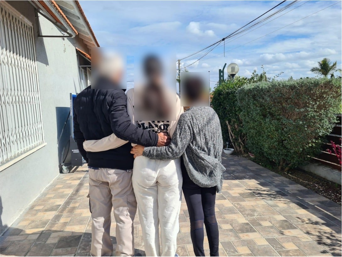 "ביום בהיר אחד קיבלנו את הטלפון מקרובת המשפחה  שבישרה לנו שנולדה לנו נכדה"