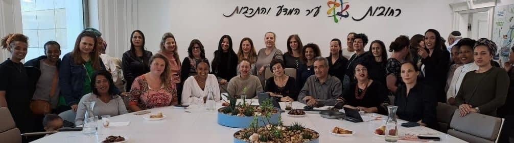 נפתחה ההרשמה למלגות "הזדמנות שניה" ללימודי תואר ראשון לתושבות רחובות