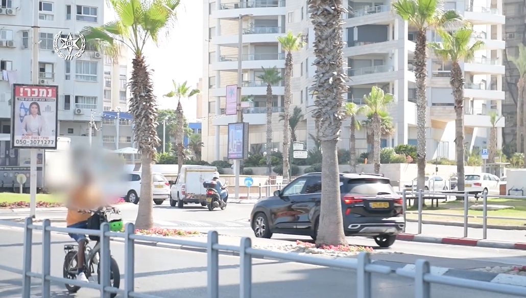 עשרות דוחות לרוכבי קורקינט ואופניים חשמליים בטיילת בת ים