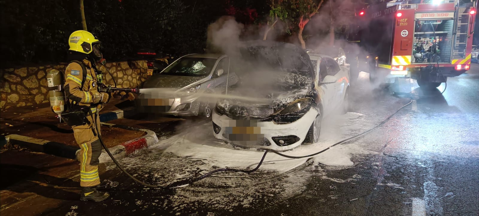 הלילה: רכב עלה באש
