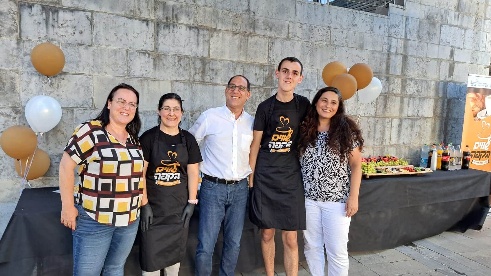 בשעה טובה:זהר בלום חונך בית קפה שיעסיק צעירים עם אוכלוסיות מיוחדות
