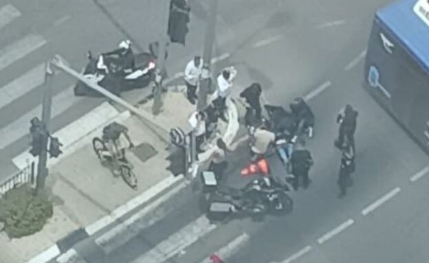 רמת גן: השוטרים ירו על החשוד, עובר האורח נפצע