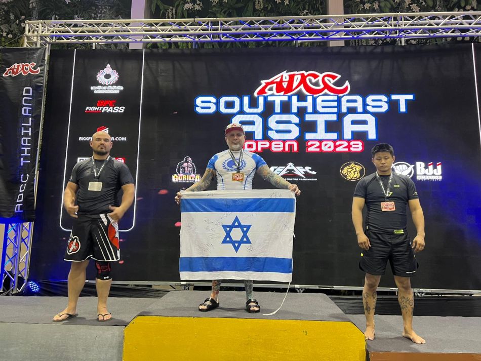 בגיל 50: הלוחם חיים גוזלי זכה בזהב באליפות אסיה!