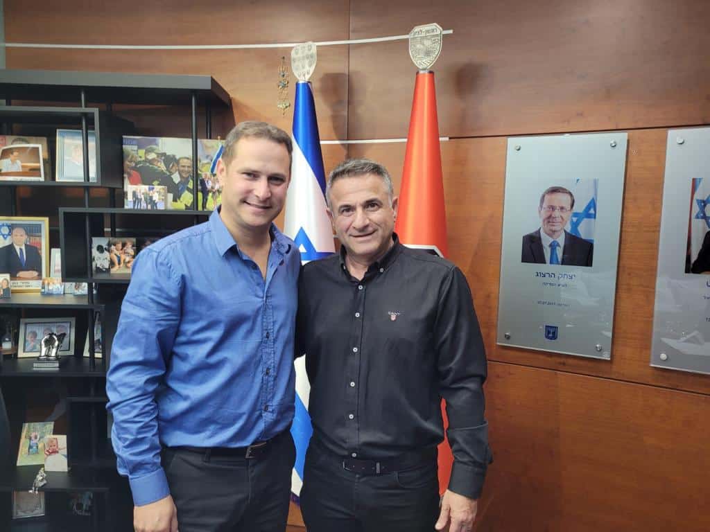 ראשון לציון: אייל מושיוב חוזר או לא? ובמי תומך לראשות העיר