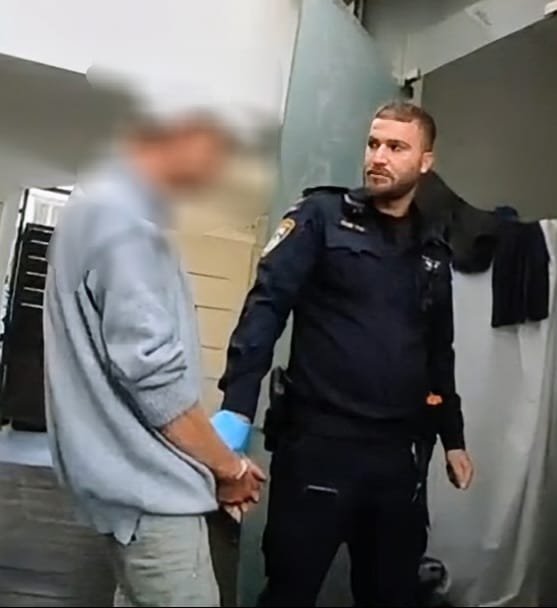 פרץ לדירה בתל אביב &ndash; ונעצר בתוך הבניין: תושב רמת גן יואשם
