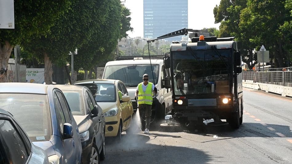 חולון מתגברת ניקיון לקראת פסח