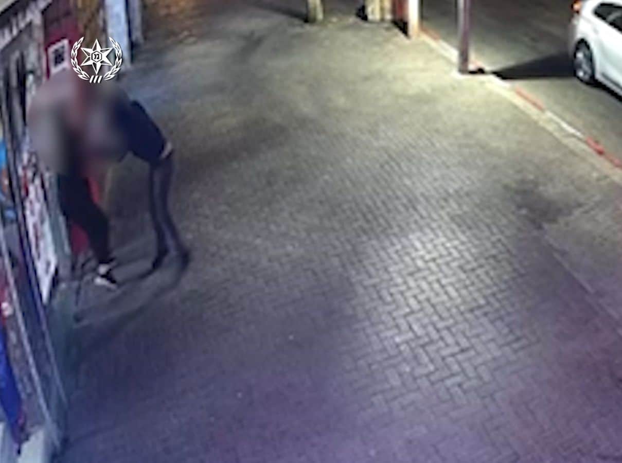 מעצר בית לילד בן 13 מחולון שחשוד בדקירה