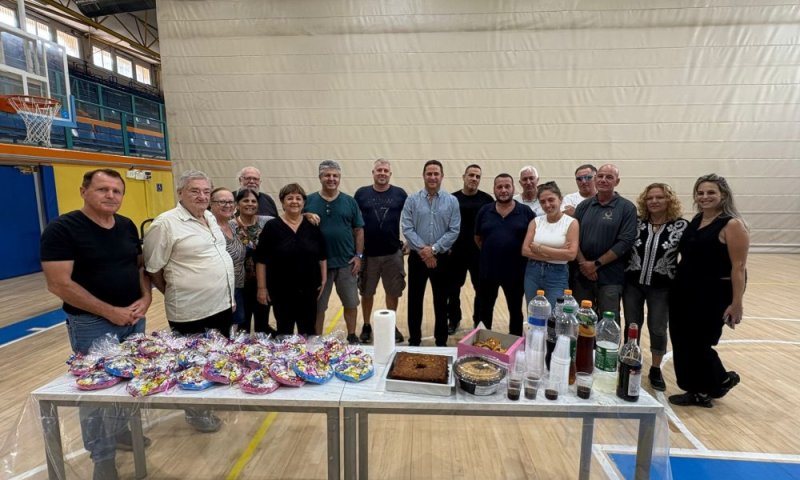 תלמידי בית ספר רביבים בשיתוף קהילת רמב"ם ולקט ישראל בפרויקט למען הקהילה