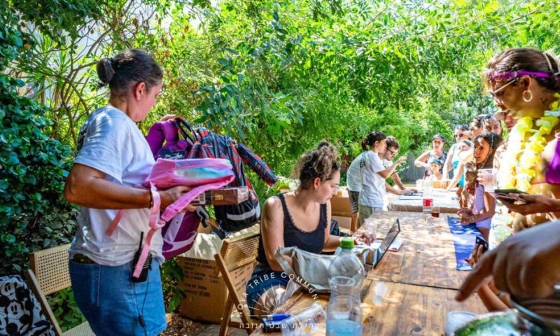 850 ילקוטים לילדי שורדי מסיבות הדרום והמשפחות השכולות: "השיקום מתקיים גם ברגעים היומיומיים"