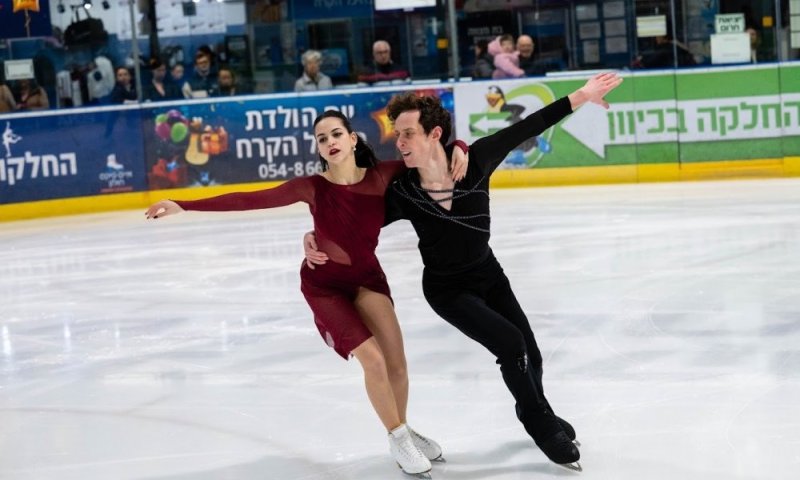 גאווה מקומית שלושת המחליקים האולימפיים מהיכל הקרח בחולון ייצגו היום את ישראל באליפות העולם בפראג