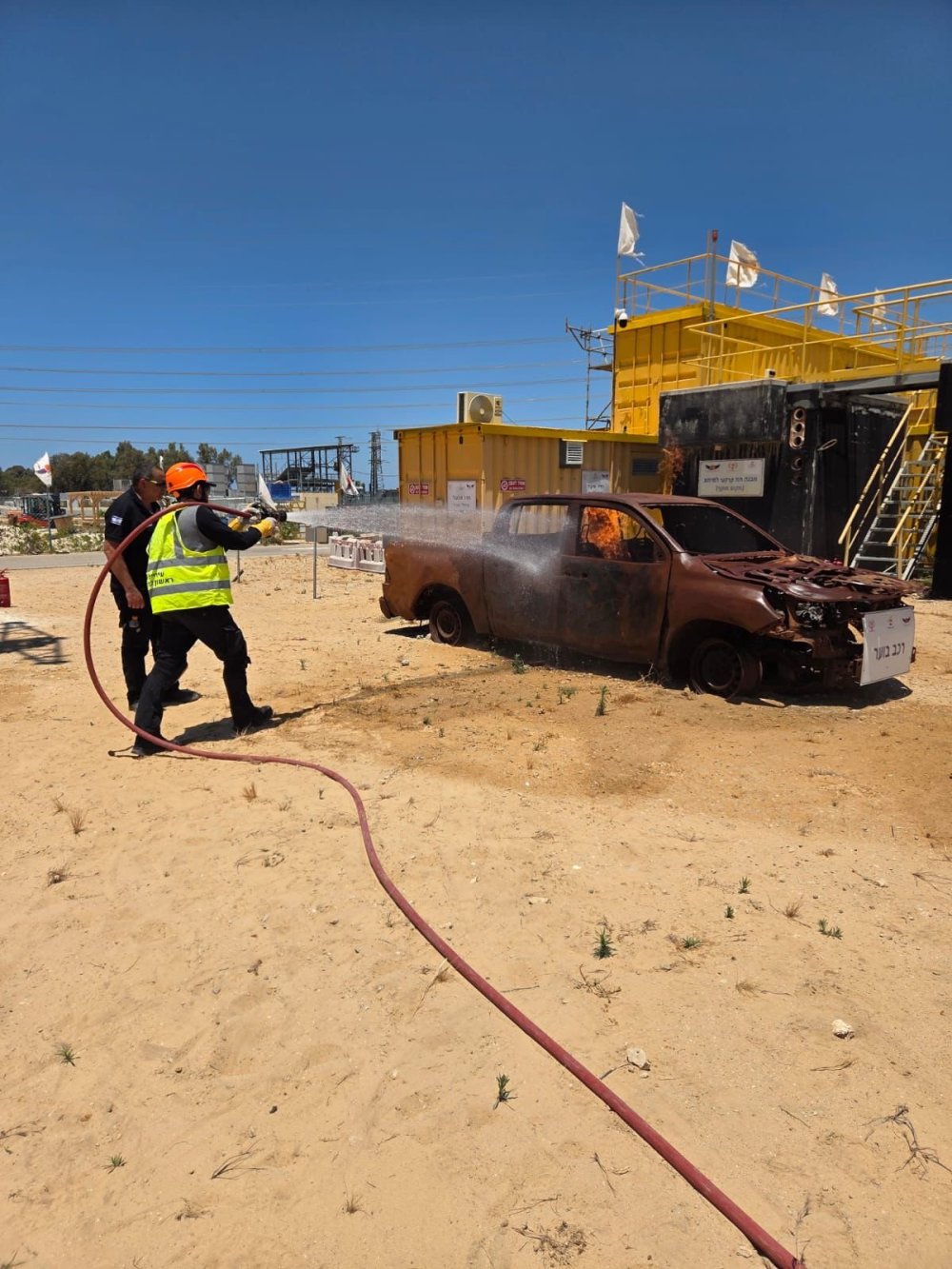 פקחי ראשון לציון בקו הראשון: אימוני חילוץ מתקדמים במתקן חברת החשמל