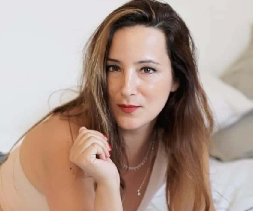 בתי לוין