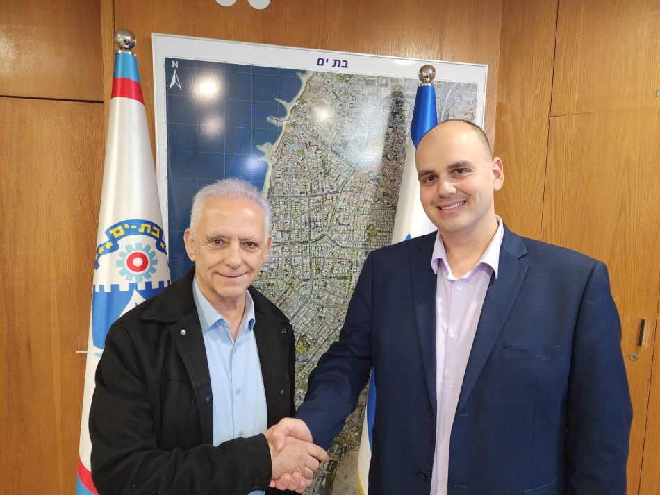 צביקה ברוט ואלי יריב- צילום: דוברות עיריית בת ים