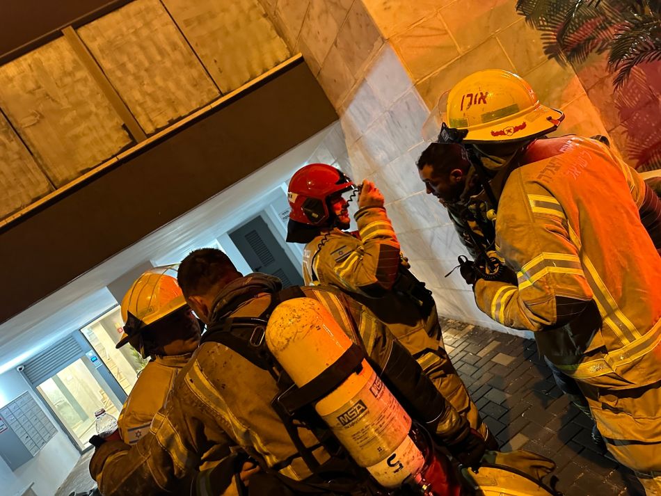 חולון: דירה עלתה באש בשכונת קריית שרת