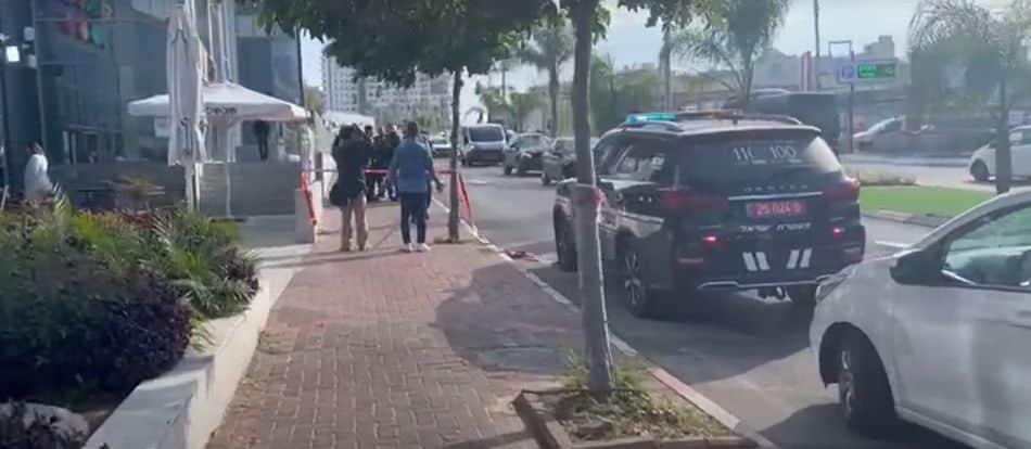 זירת הרצח בראשון לציון. צילום: תיעוד מבצעי מד"א
