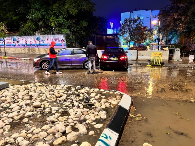 עיריית ראשון לציון מטפלת בהצפות הנקודתיות בעיר