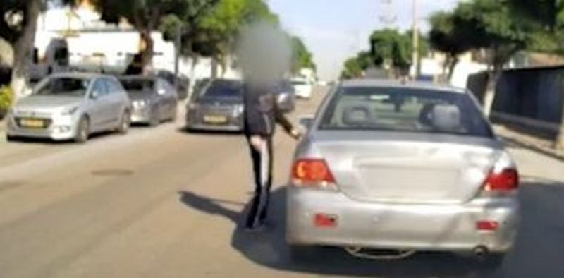 כתב אישום נגד הנהג מראשון לציון שאיים בסכין