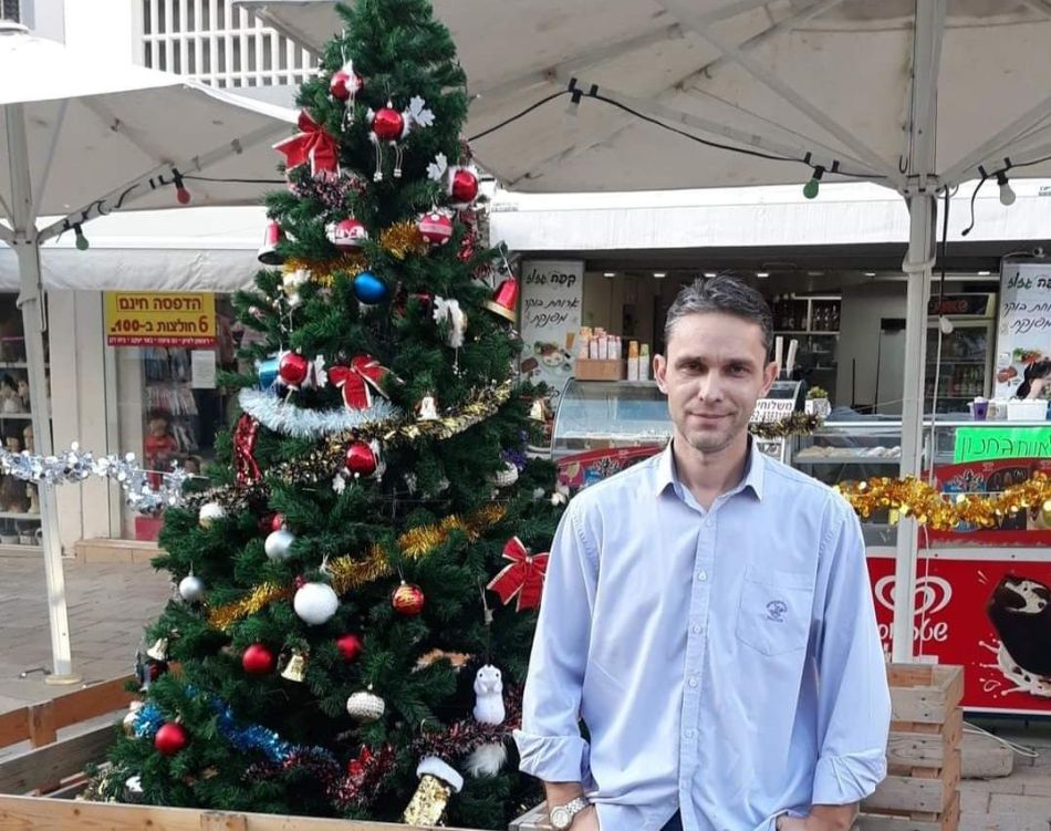 האם הוא יוצב בחסות העירייה? עץ אשוח- צילום: ולד קפוסטין