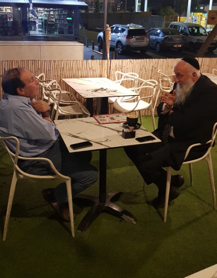 דב צור עם חבר המועצה אריה כהן. צילום, פרטי