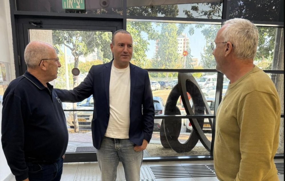בית של עשייה, חום וקהילה:  ראש העיר מתן דיל ביקר בבית על״ה &ndash; הלב הפועם של הגיל השלישי ברחובות