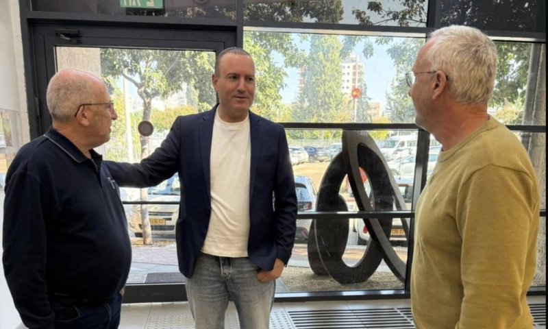 בית של עשייה, חום וקהילה:  ראש העיר מתן דיל ביקר בבית על״ה &ndash; הלב הפועם של הגיל השלישי ברחובות