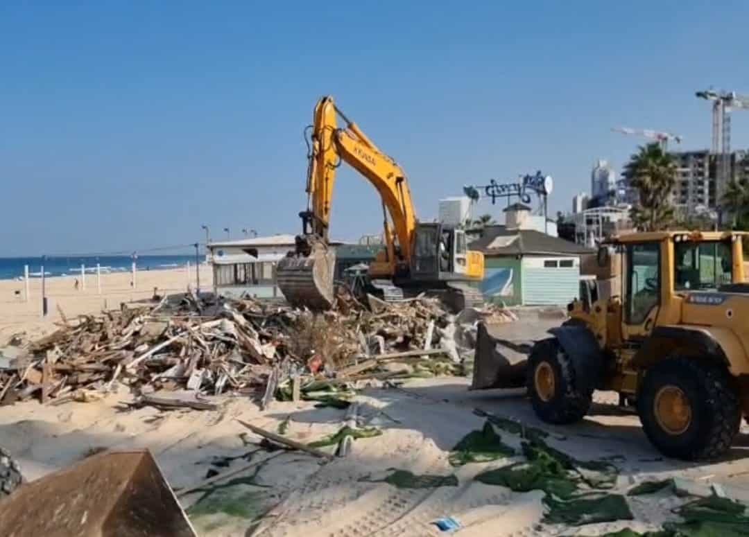 הריסת מסעדת איביזה. צילום: אלי ביטון