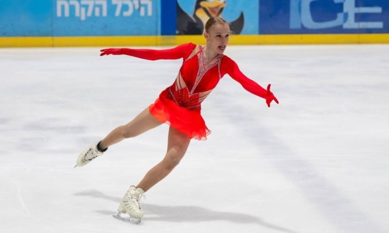 מריה סניוק ממועדון ההחלקה אייס פיקס -חולון, בדרך לאולימפיאדה.  מריה תישא את דגל ישראל בפתיחת המשחקים ב06.02  