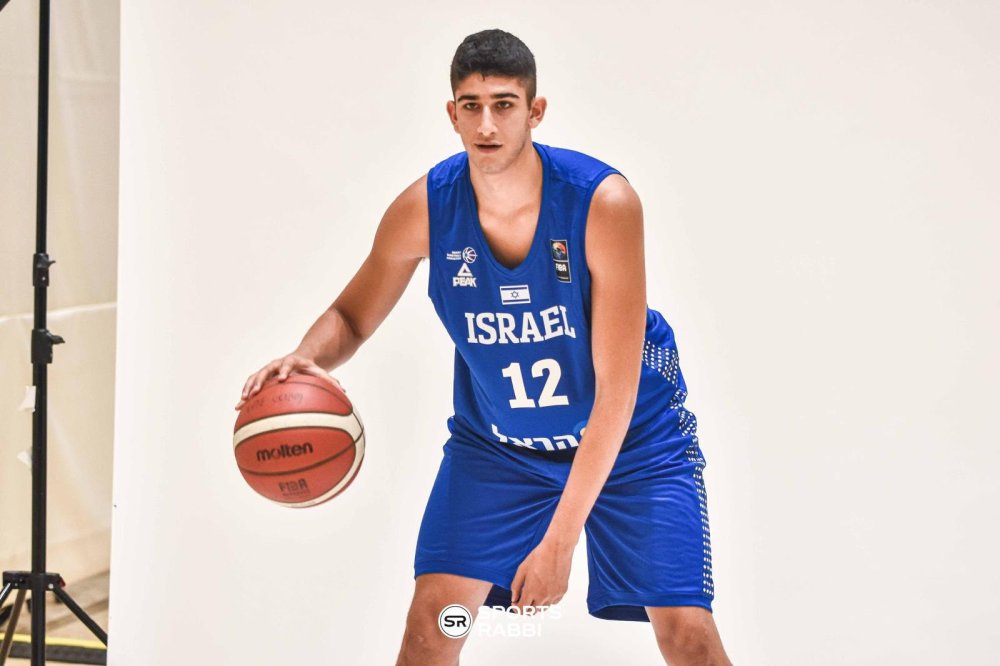 הכירו את ליאם דניאלי אחד הכישרונות הבולטים בכדורסל 