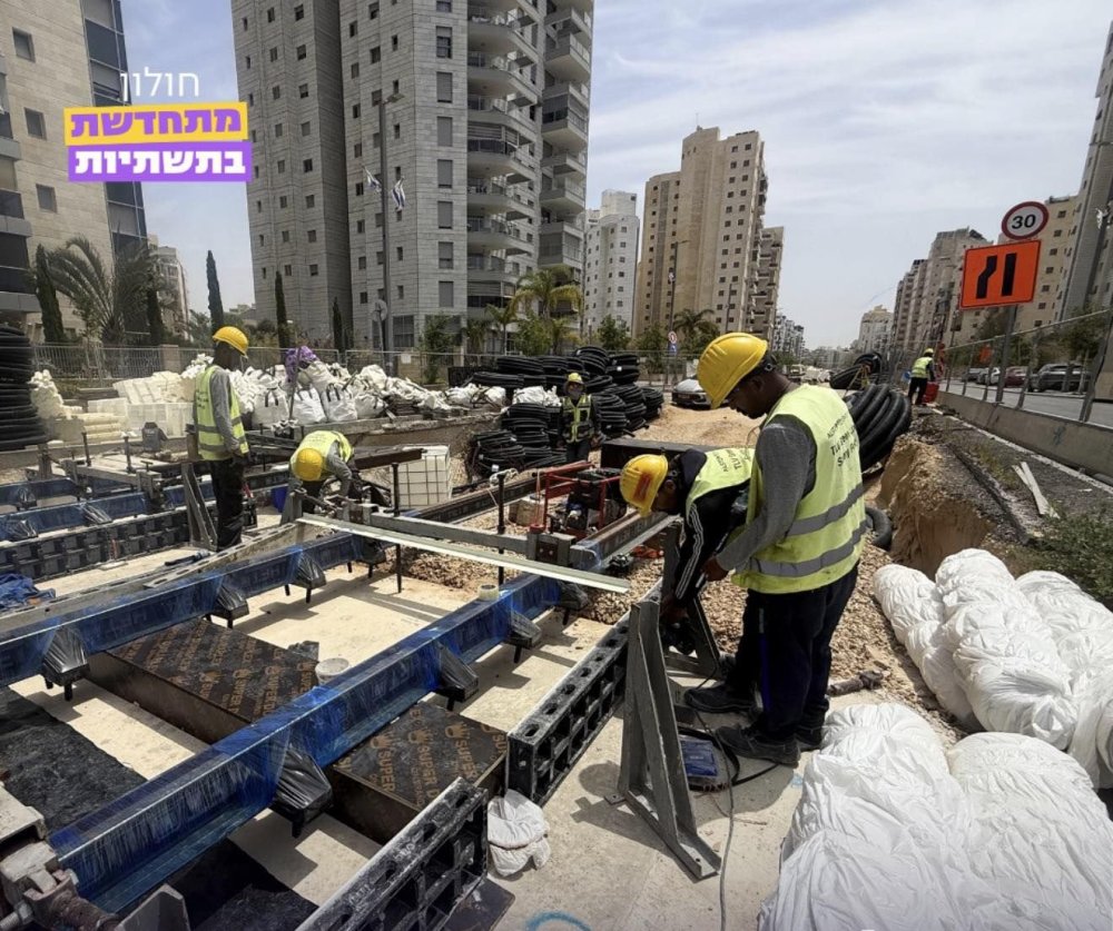 החלה הנחת המסילות לרכבת הקלה בחולון