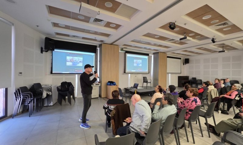 חוסן זהב תחת טילים: עמותת על"ה ממשיכה בפעילות לבני הגיל השלישי גם במלחמה