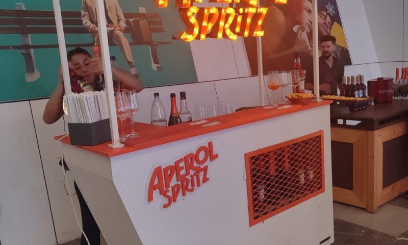 רשת בתי הקולנוע הוט סינמה מתחילה למכור אלכוהול לצופים מגיל 18 ומעלה