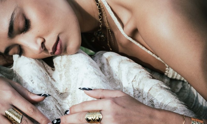 מעצבת התכשיטים מרסר ווד יוצאת בקולקצייה חדשה שנקראת NATIVE COLLECTION