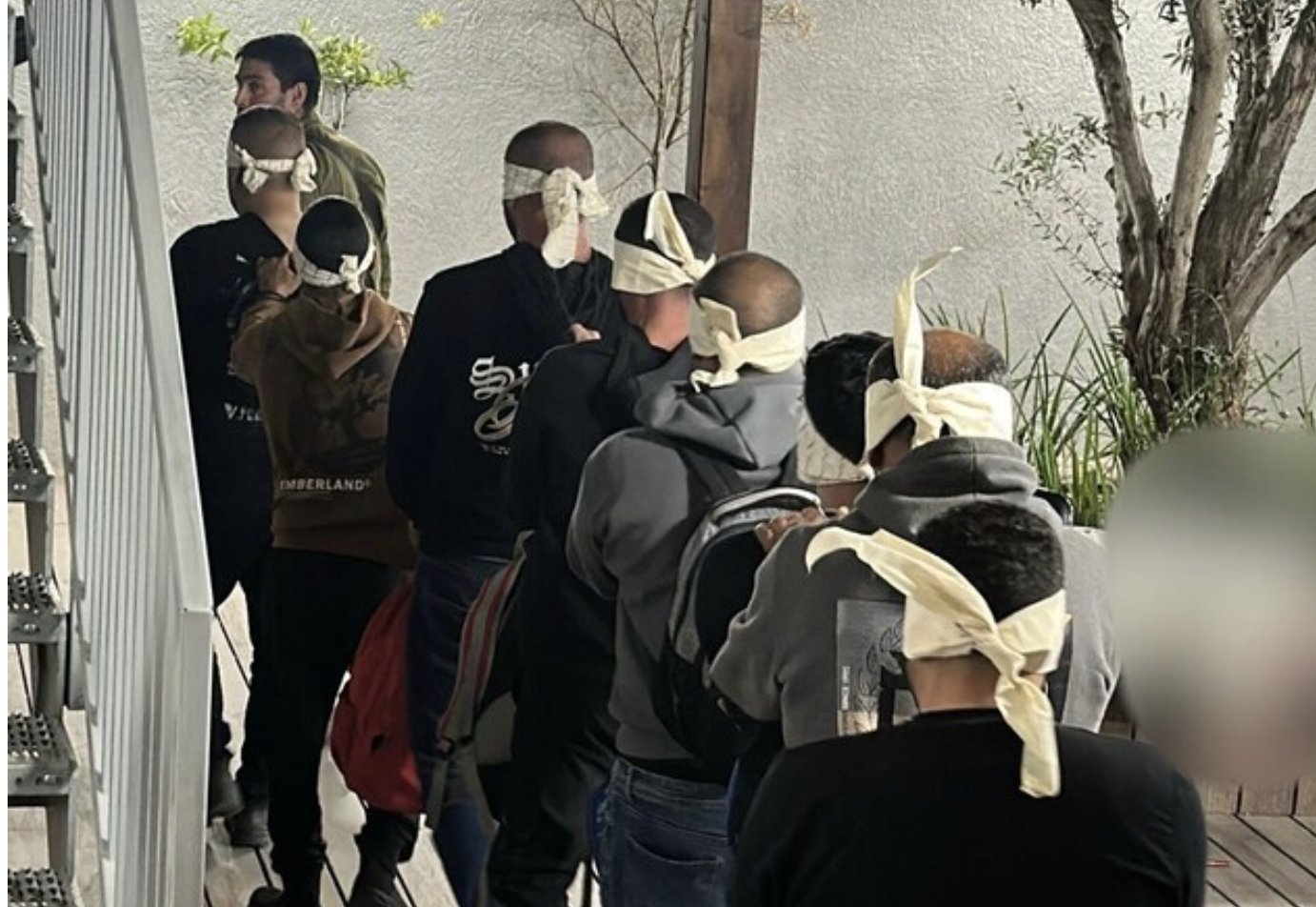 תושבת רמת גן נעצרה: הסיעה שוהים בלתי חוקיים אחד מהם עם עבר ביטחוני