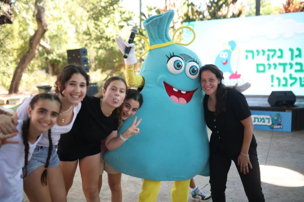 ממשיכים בחינוך לניקיון: יום שיא בהשתתפות מאות תלמידים ו"רמתגנקי"