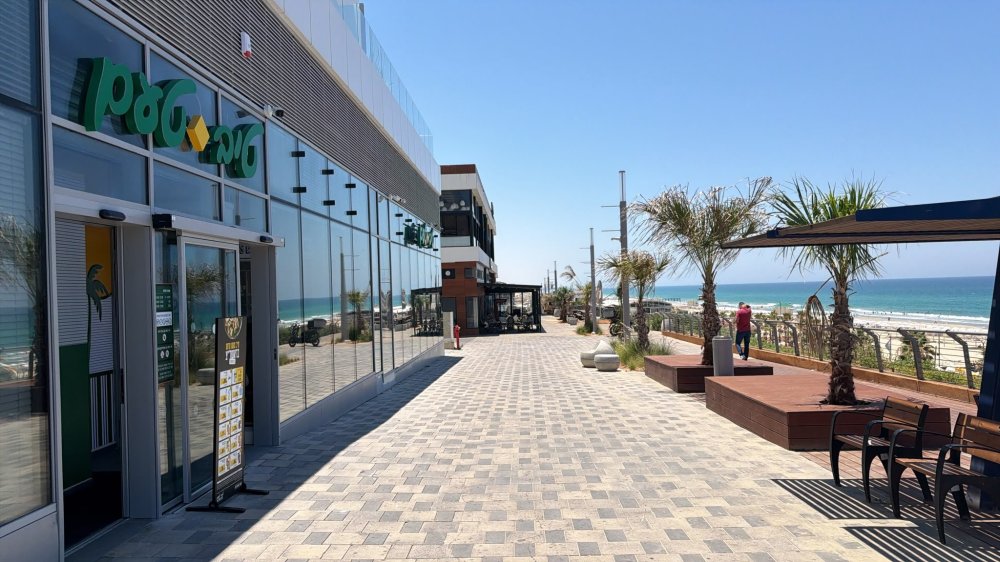 רשת הסופרמרקטים שפתחה סניף מדהים על טיילת חוף הים בראשון לציון