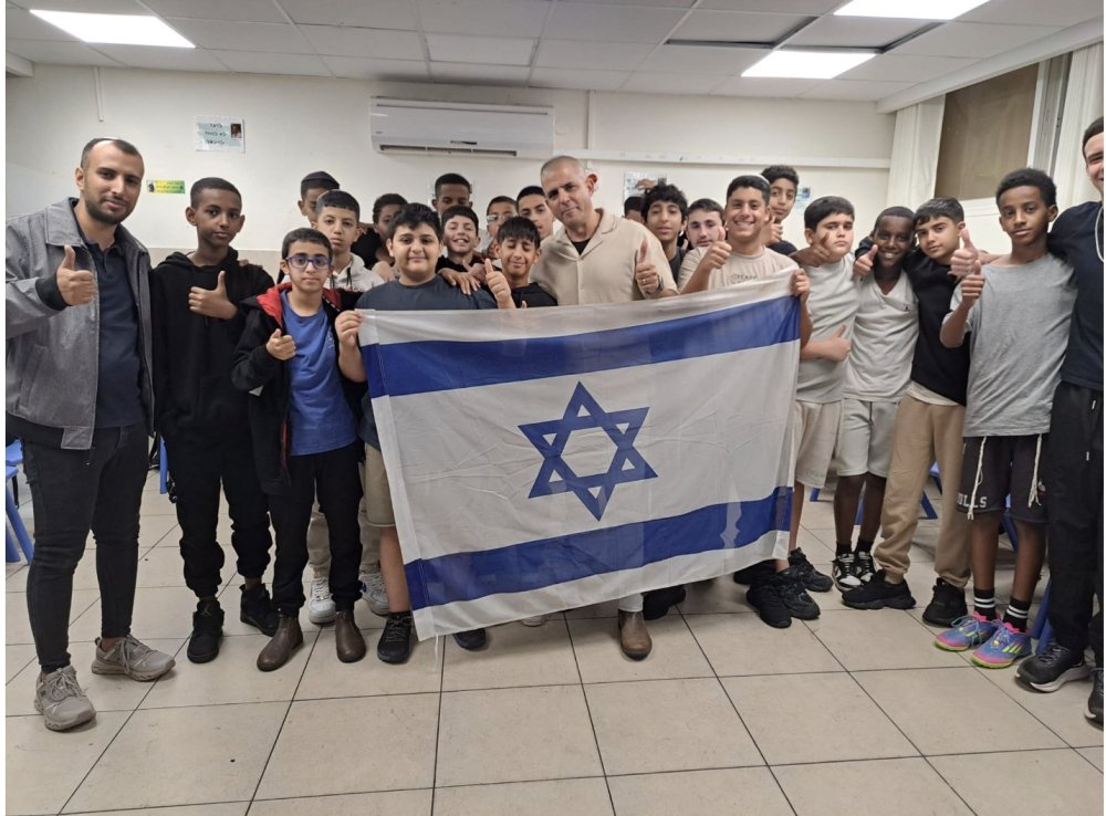 שיקום בכיתה: אל"מ במיל' שחר ספדה מחזק את תלמידי ח'