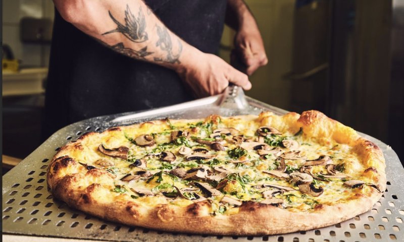 בשורה קולינרית בגדרה: פיצה ניו־יורקית ראשונה נפתחה ברחוב הבילויים